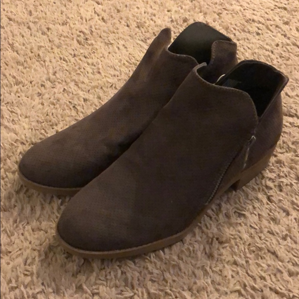 Universal Thread Dressy Boots